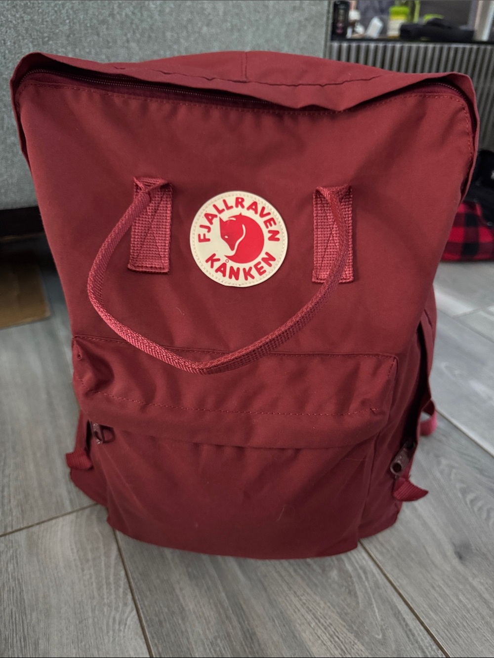 Authentic Fjällräven Kånken Classic Backpack - Ox Red (Style 23510)